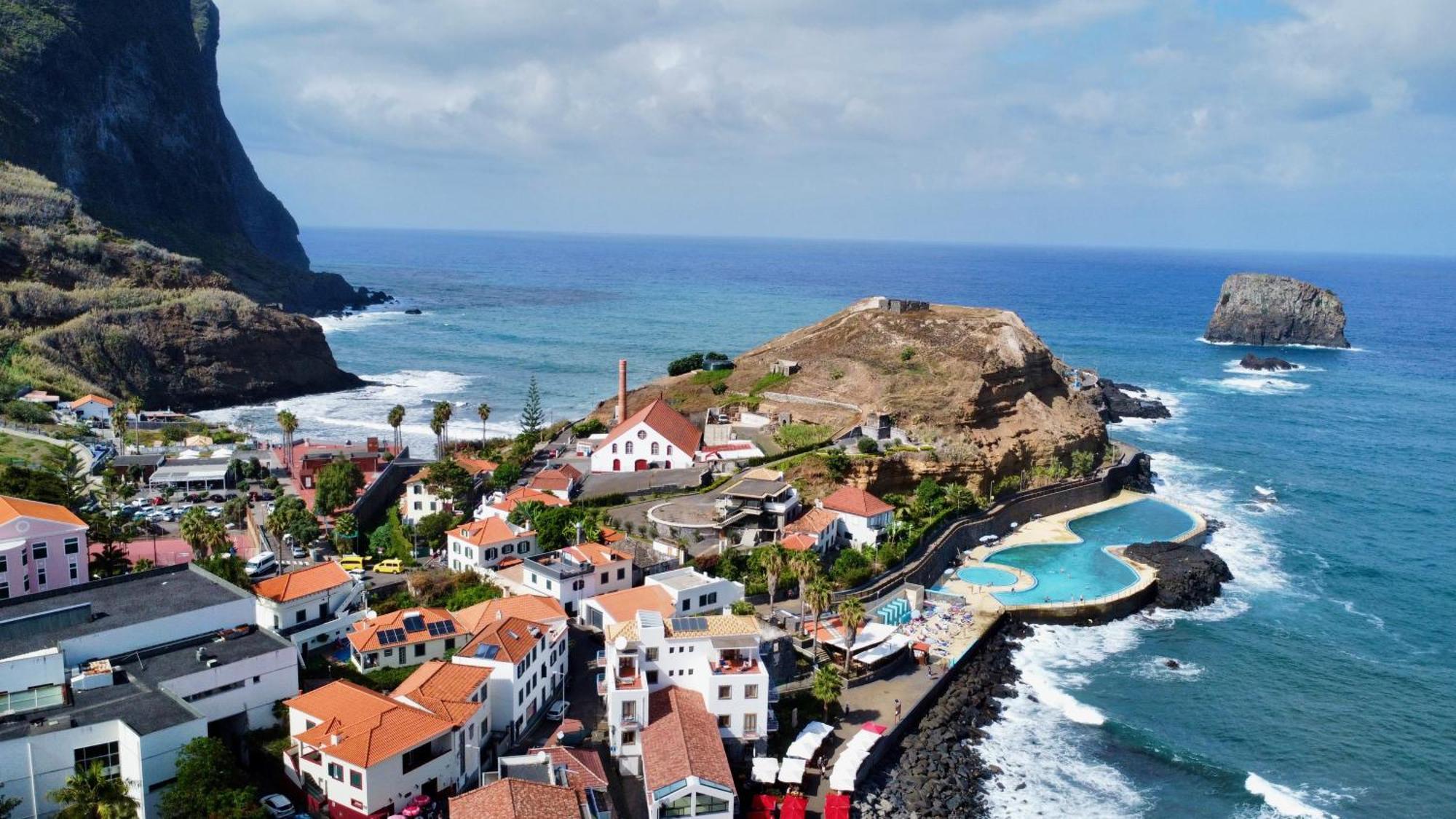 Sea Breeze Studios Porto Da Cruz Luaran gambar